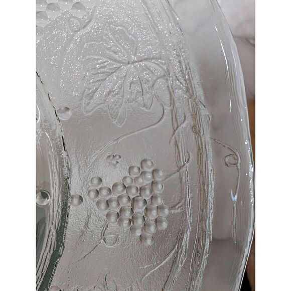 Arcoroc France Green Depression (12) Glass Grapevine Salad Plates 8" Diameter - Picture 6 of 7